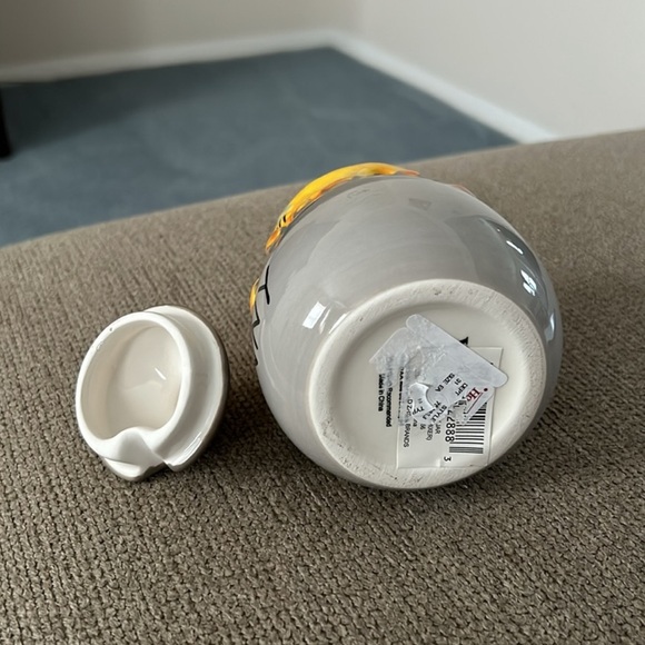 TWO PIECES- Honeybee snow globe & Honey Jar - Picture 7 of 8